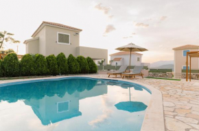 Vasilopoulos Residences - Villa Emelia with shared pool